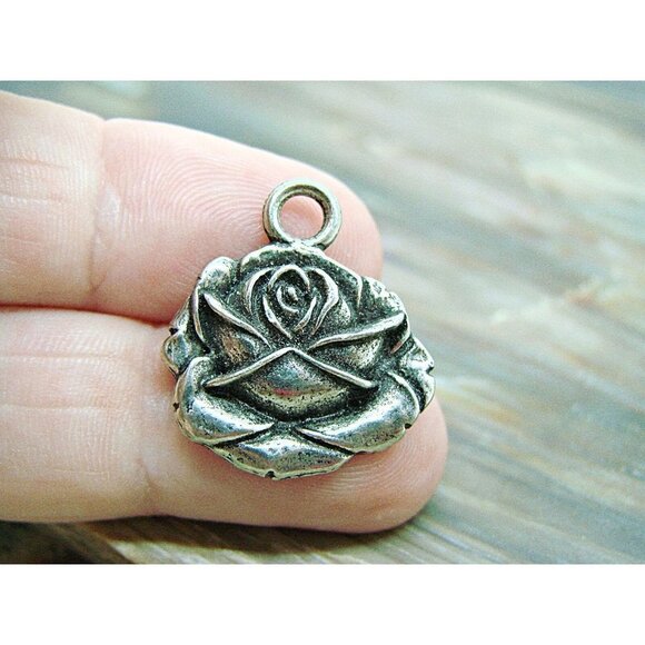 Silver Charm Britannia Metal Oberon Design 3D Wild Rose Fashion Necklace Pendant - Picture 4 of 8